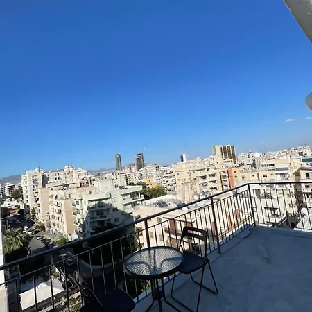 Floor In With View! Appartement *