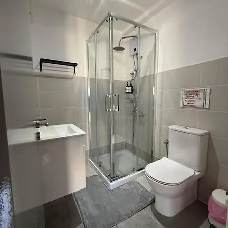 Floor In With View! Appartement *